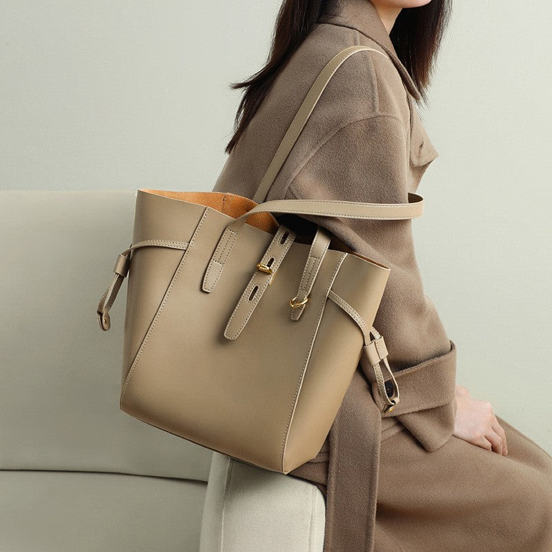 Leather Shoulder Bag 7879