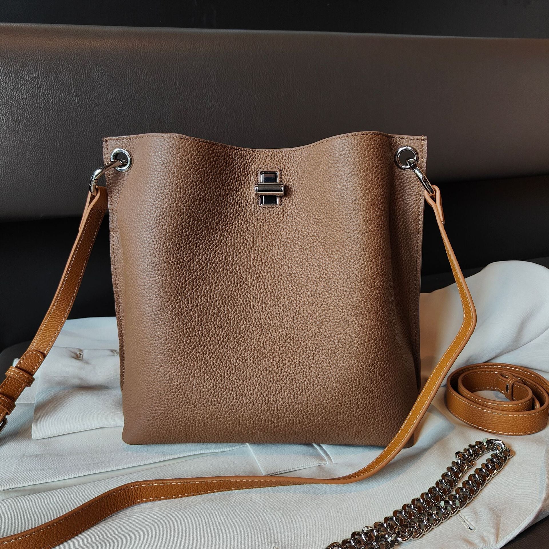 Leather Shoulder Bag 8924