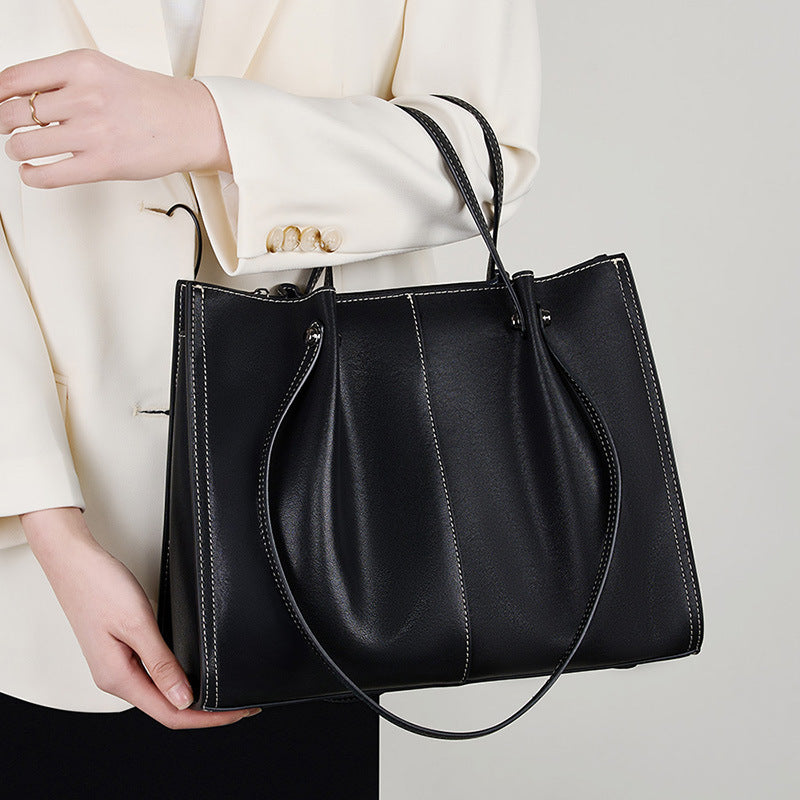 Leather Shoulder Bag 2670