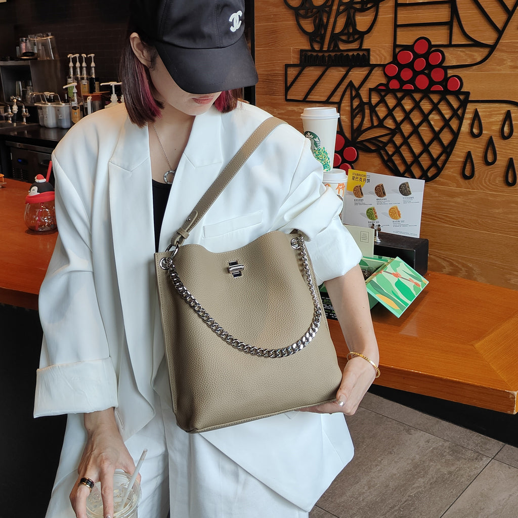 Leather Shoulder Bag 8924